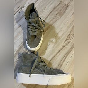 Vans SK8-Hi Tapered
Stackform Platform Suede Shadow Green Unisex